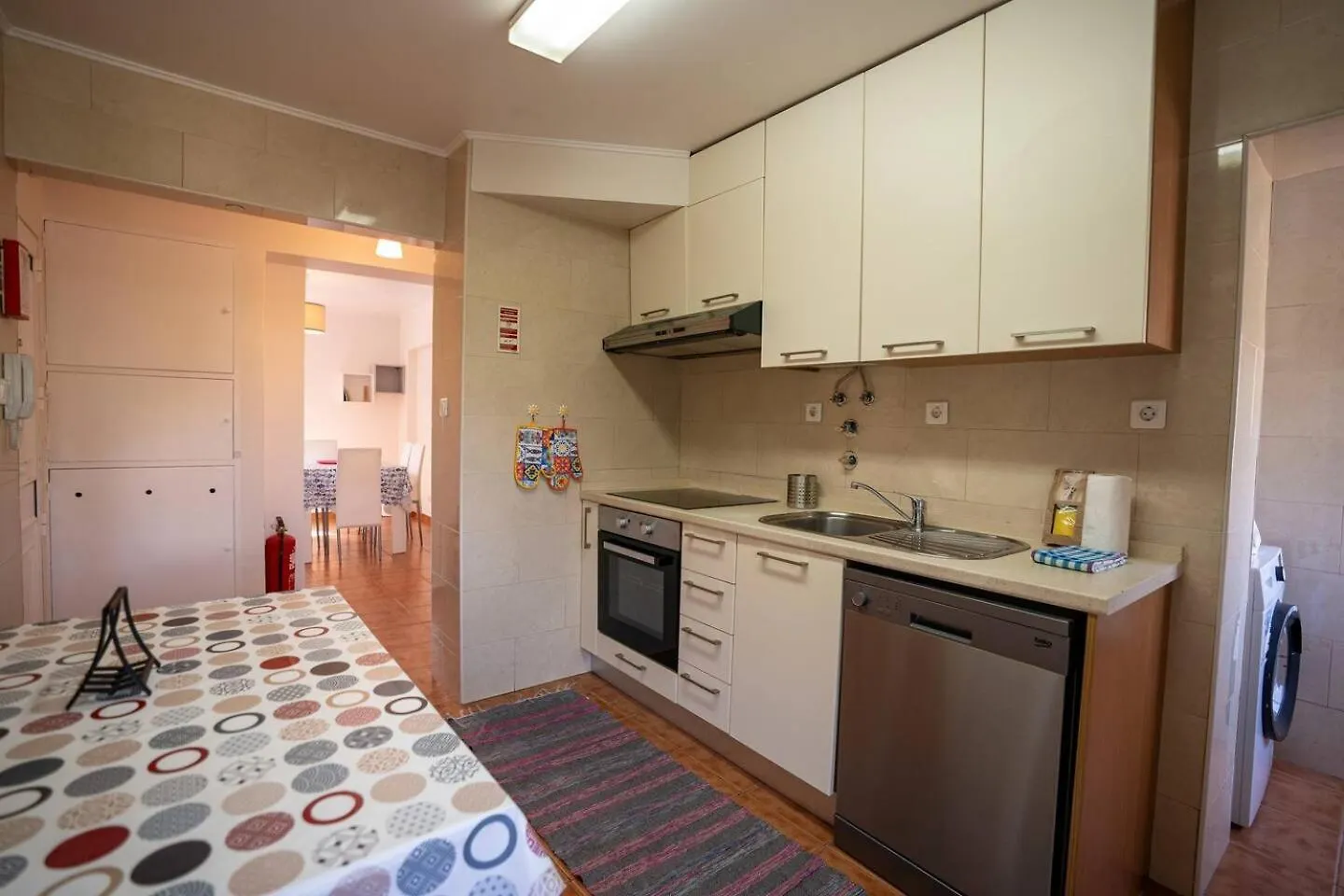 Cozy And Quiet 3-Bedroom Flat Lisboa
